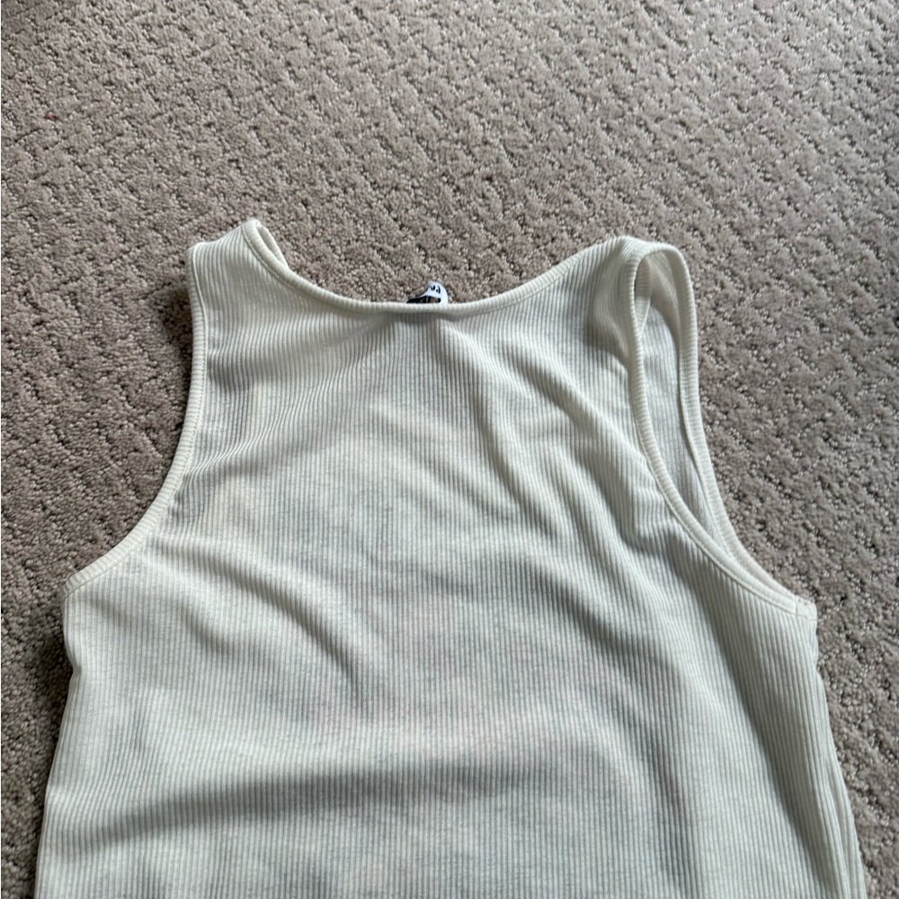 Princess Polly Cream Ribbed Crop Tank with Black Logo Tag - Picture 2 of 3